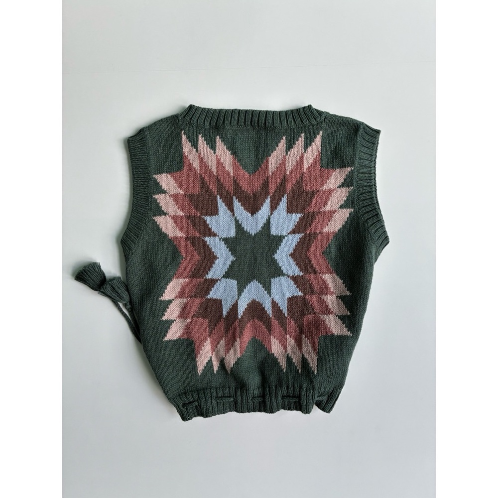 EUC Iver & Isla Starburst Vest 4y